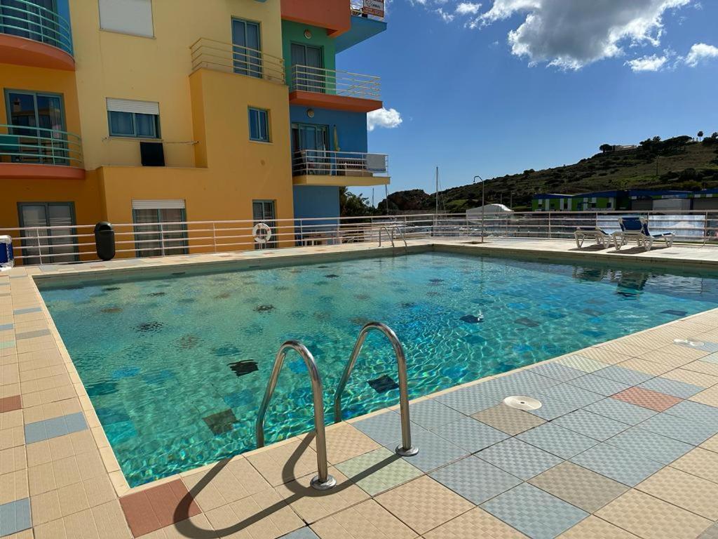 Marina De Albufeira T1 Ate 2 Pax Ou T2 Ate 6 Pax Com Piscina E Vista Marina Apartment Exterior foto