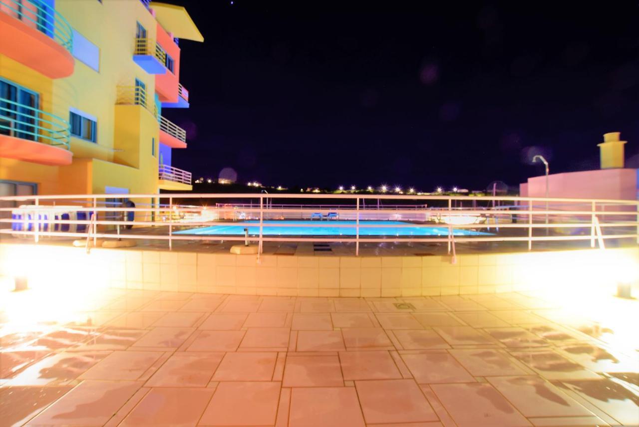 Marina De Albufeira T1 Ate 2 Pax Ou T2 Ate 6 Pax Com Piscina E Vista Marina Apartment Exterior foto