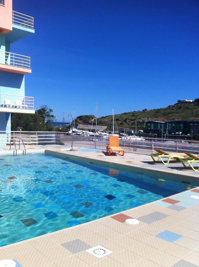 Marina De Albufeira T1 Ate 2 Pax Ou T2 Ate 6 Pax Com Piscina E Vista Marina Apartment Exterior foto